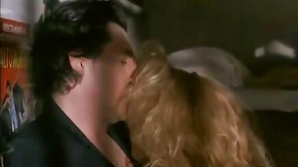 Kıllı büyük memeli otelde gizli kamera sex