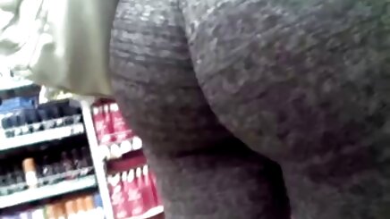 Amatör onu kedi ile gizli kamera sex porno oynuyor.