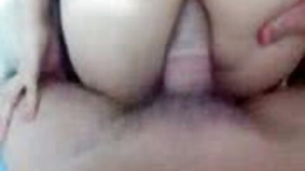 SEKSİ KARISI EMMA KENDİSİ İLE OYNUYOR VE BİR gizli kamera porno sex DUŞ ALIYOR